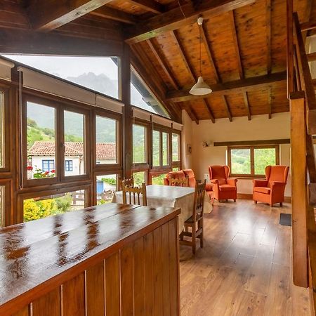 Apartamentos Rurales Los Picos De Redo 카말레노 외부 사진