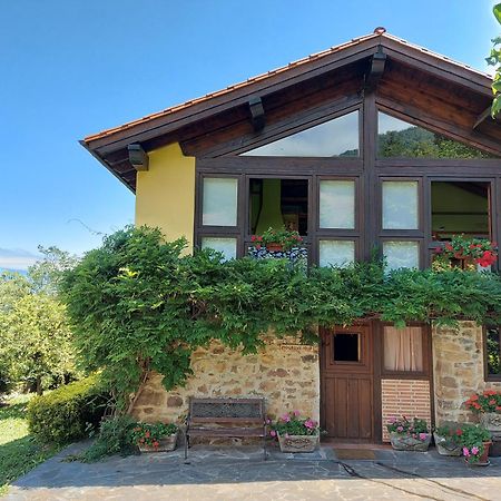 Apartamentos Rurales Los Picos De Redo 카말레노 외부 사진