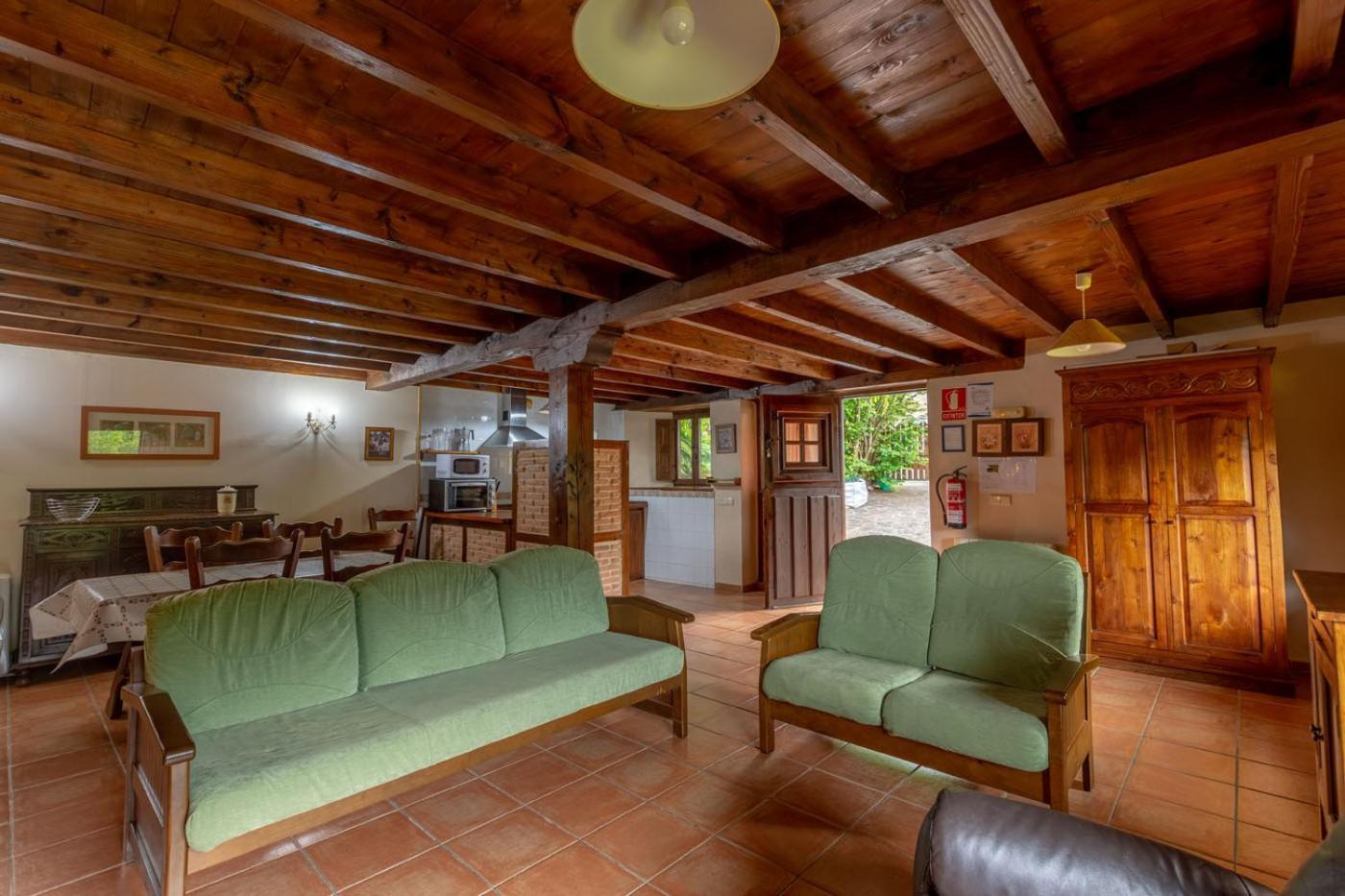 Apartamentos Rurales Los Picos De Redo 카말레노 외부 사진