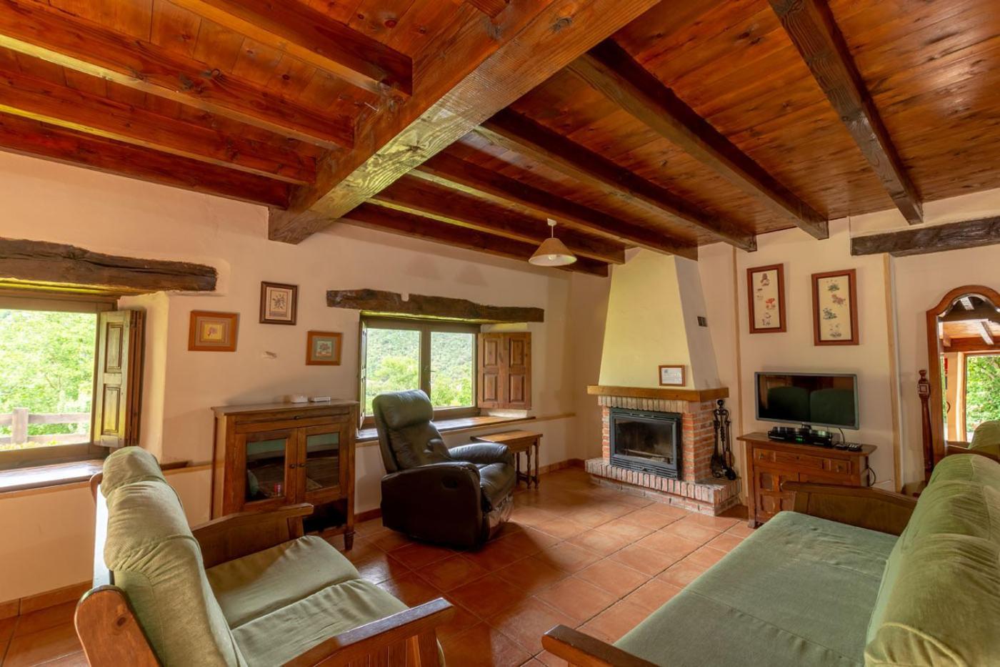Apartamentos Rurales Los Picos De Redo 카말레노 외부 사진