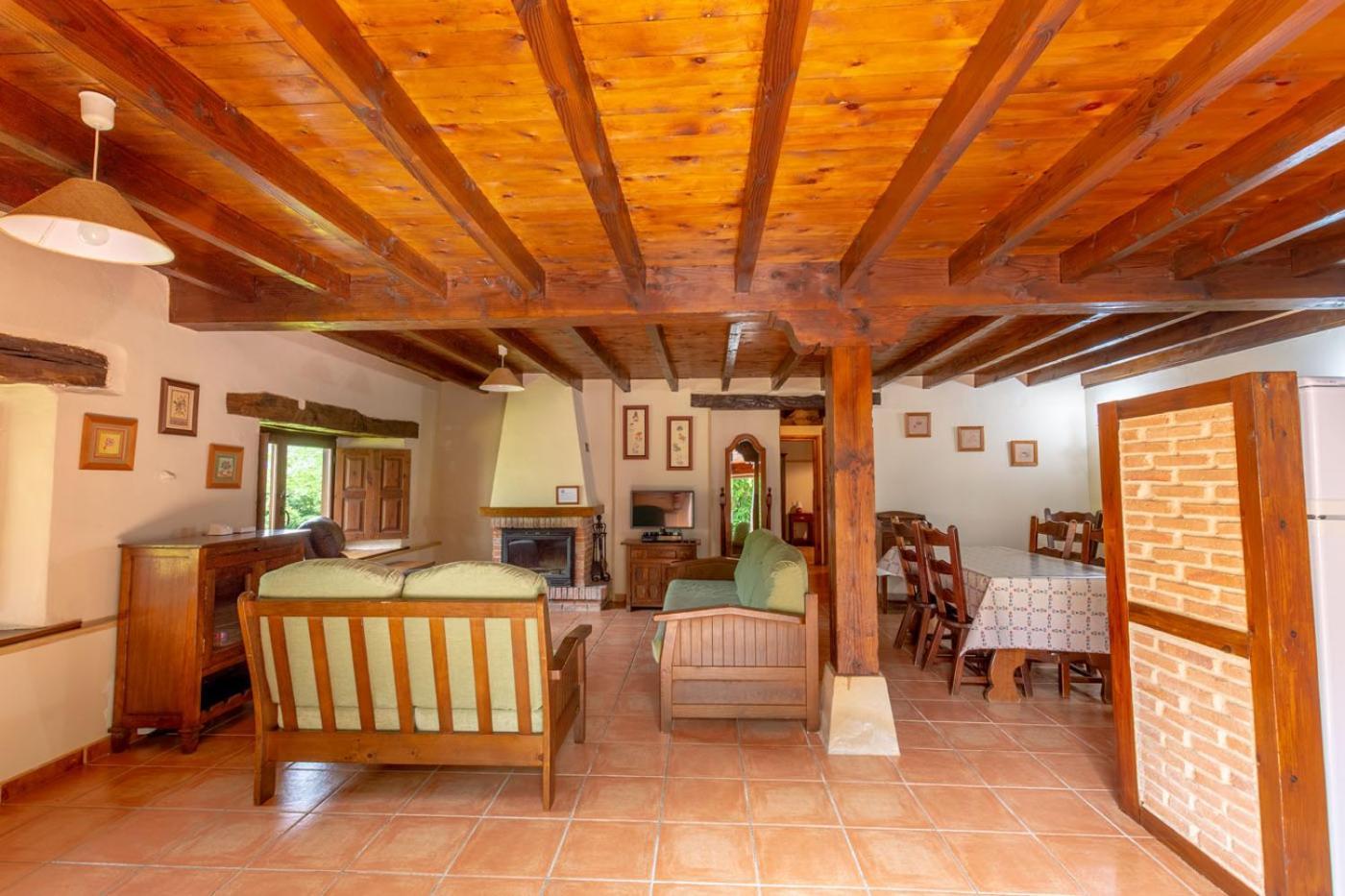 Apartamentos Rurales Los Picos De Redo 카말레노 외부 사진