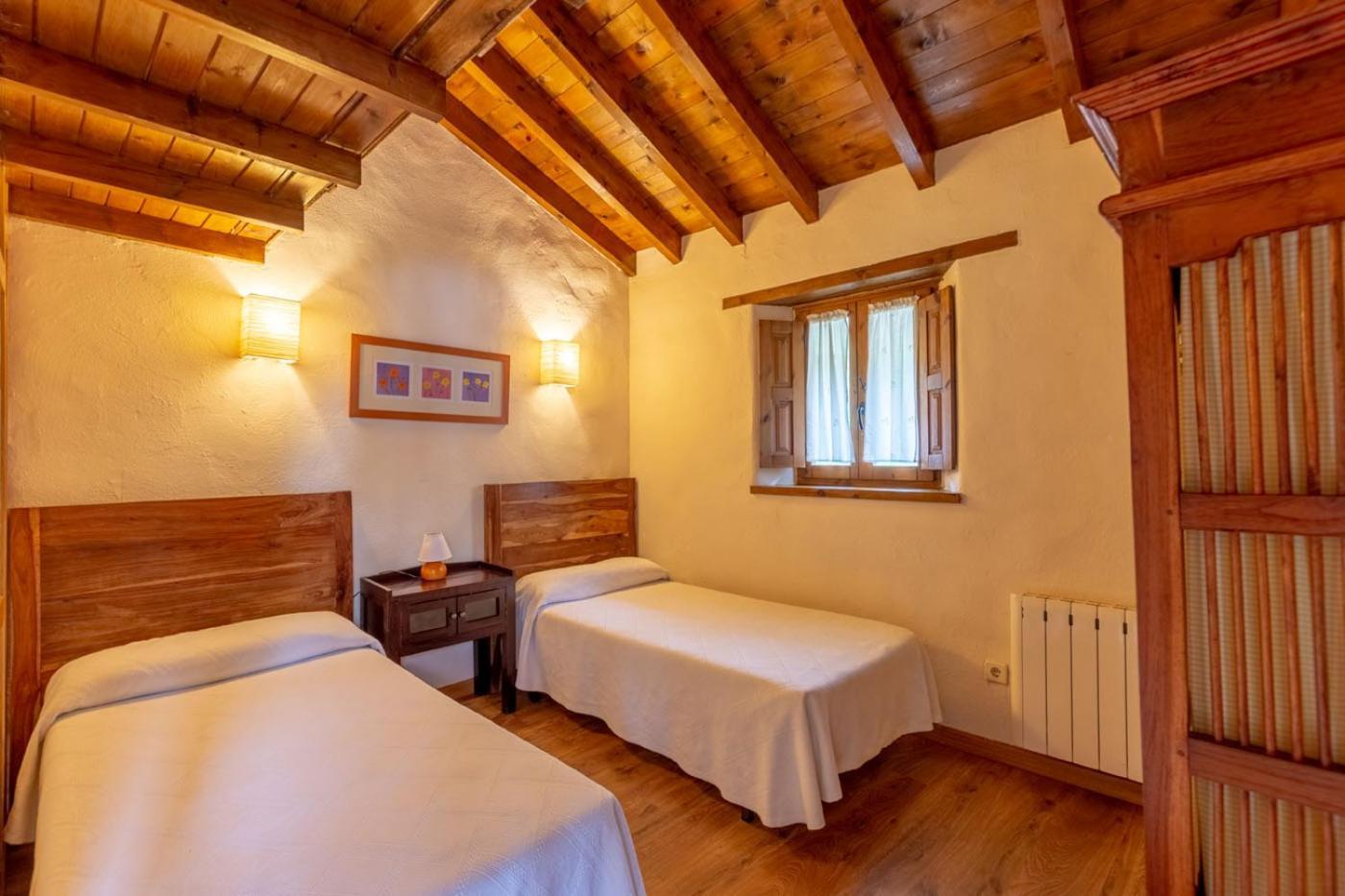 Apartamentos Rurales Los Picos De Redo 카말레노 외부 사진
