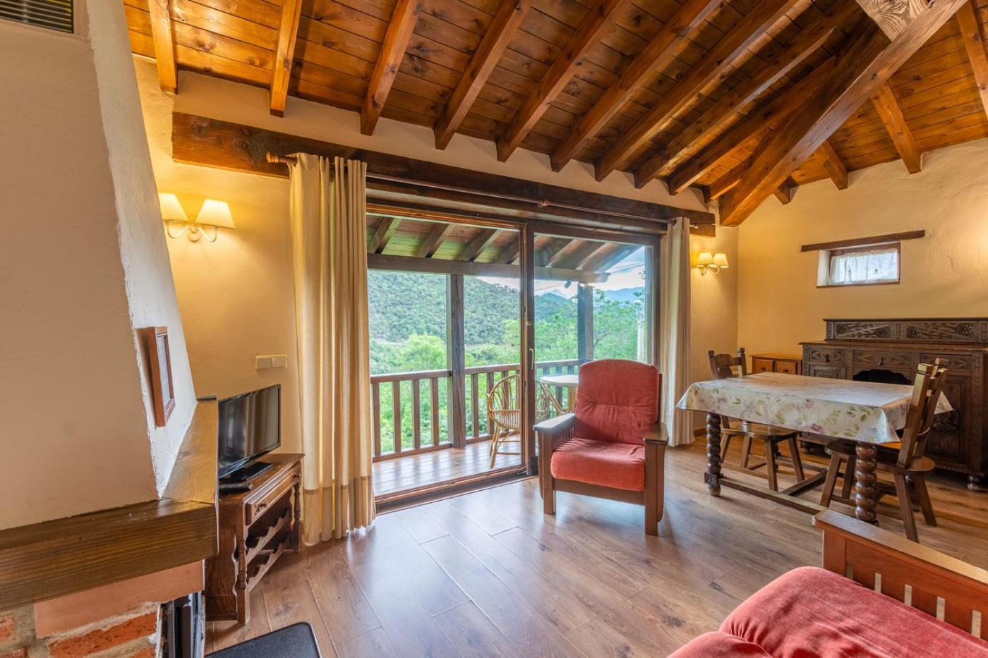Apartamentos Rurales Los Picos De Redo 카말레노 외부 사진
