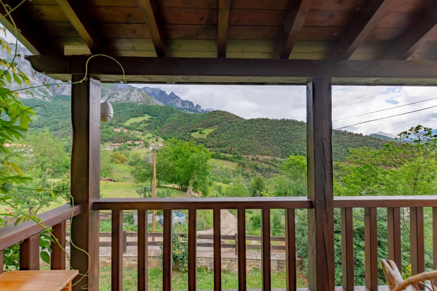 Apartamentos Rurales Los Picos De Redo 카말레노 외부 사진