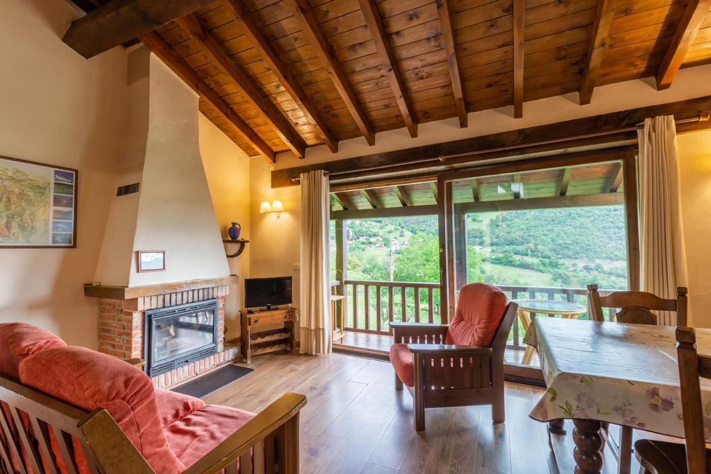 Apartamentos Rurales Los Picos De Redo 카말레노 외부 사진