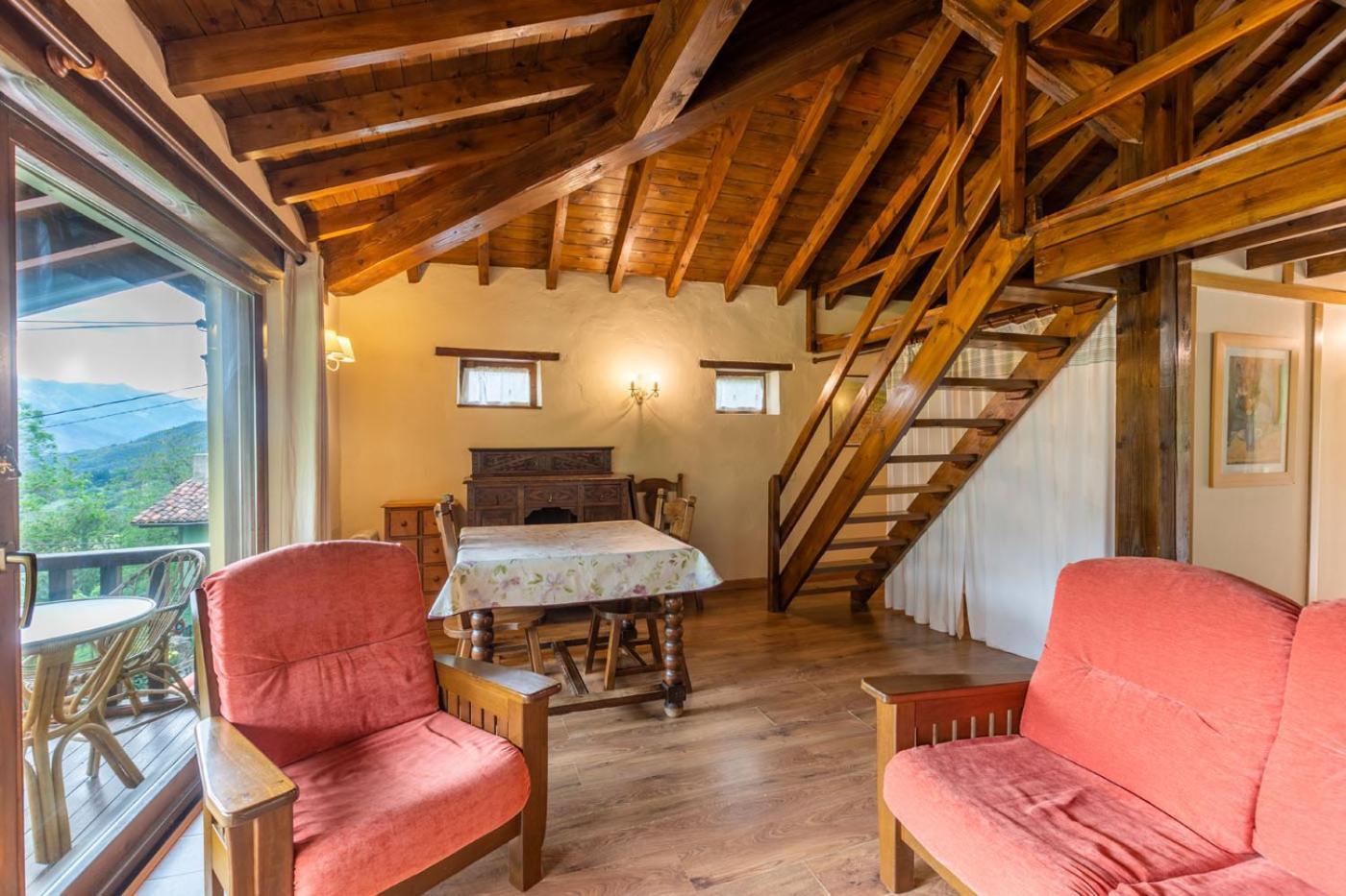 Apartamentos Rurales Los Picos De Redo 카말레노 외부 사진